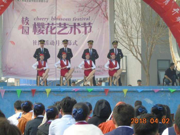 美麗櫻花, 魅力校園；北京現大.軌道交通學院迎來了我校首屆校園“櫻花藝術節——社團活動月”